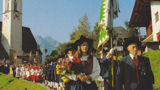 Prozession in Elbigenalp