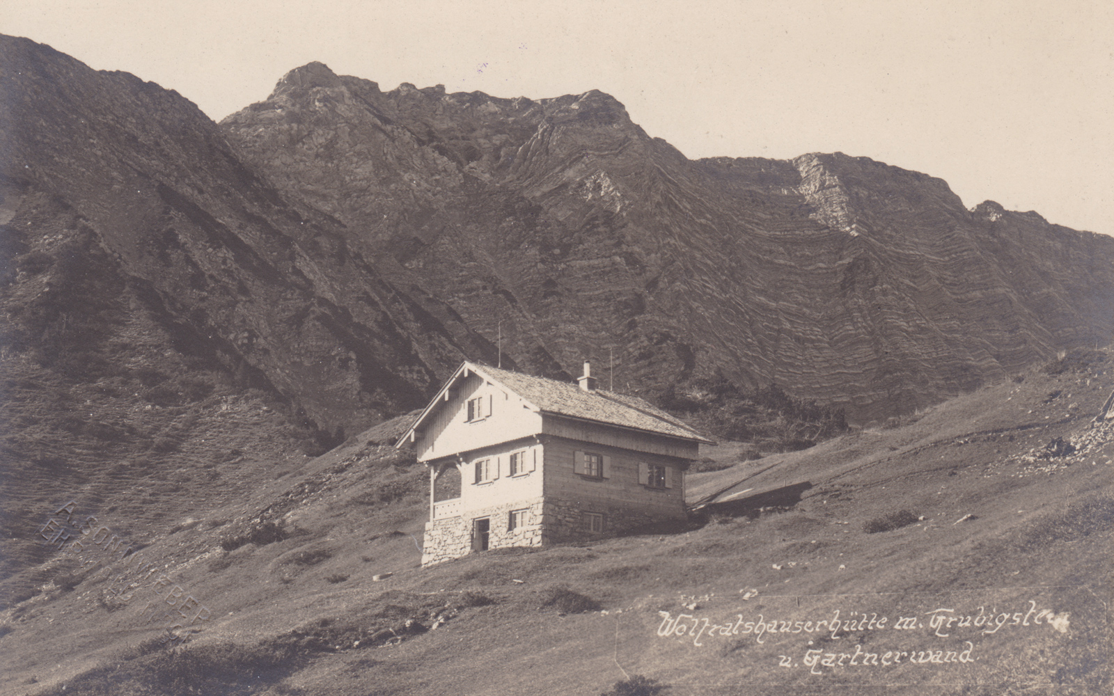 die Wolfratshauserhütte mit Grubigstein - Foto: A. Sonnweber - 1921 oder 1922